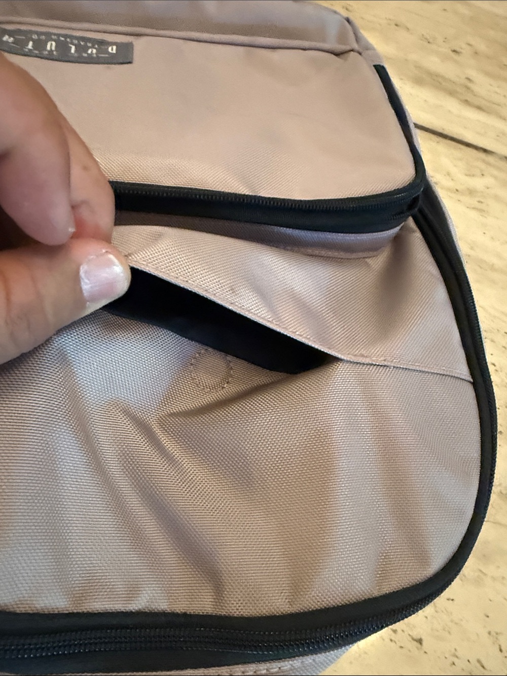 Duluth Trading Co Light Gray Compact Backpack with Navy Strap - Picture 5 of 11